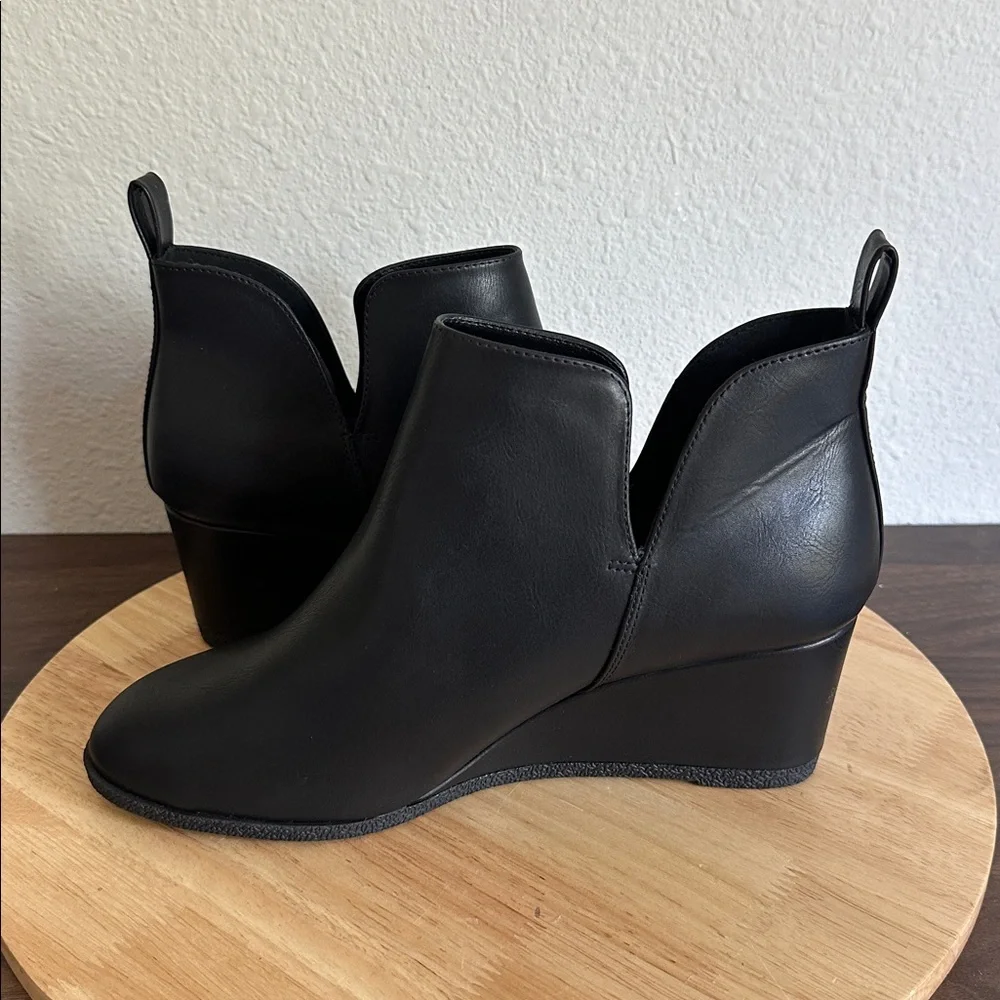Journee Collection Womens Mylee Wedge Heel Booties